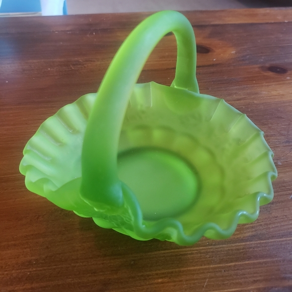 Westmoreland Other - Vintage Westmoreland green frosted glass small basket